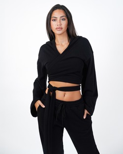 EIRLYS CROPPED BLACK