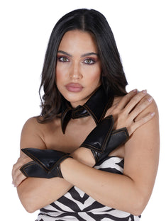ELODIE CUELLO Y PUÑOS NEGROS